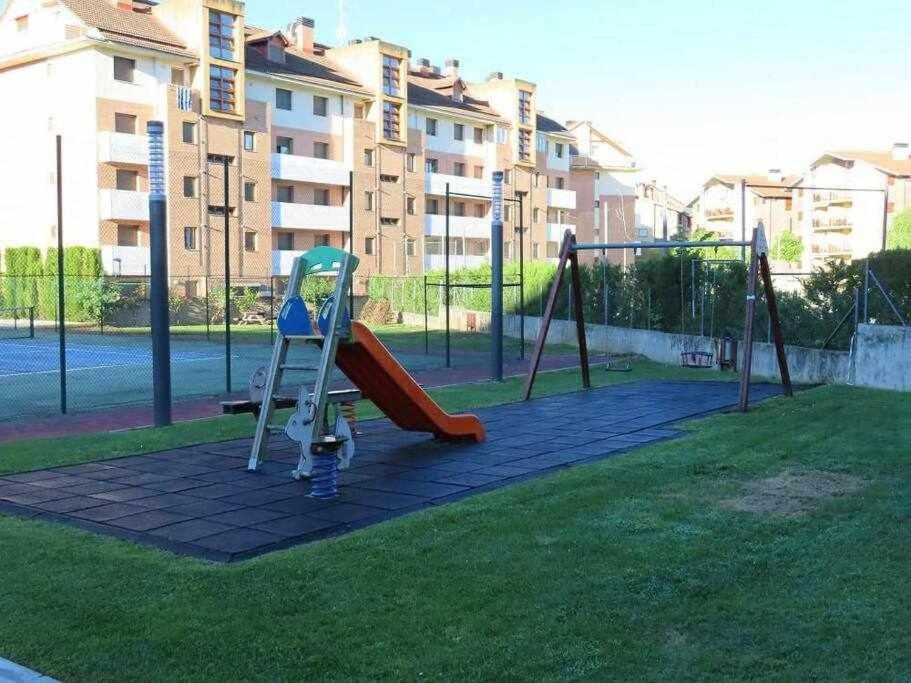 Apartamento Precioso Atico Con Bonitas Vistas A La Pena Oroel Jaca Exterior foto